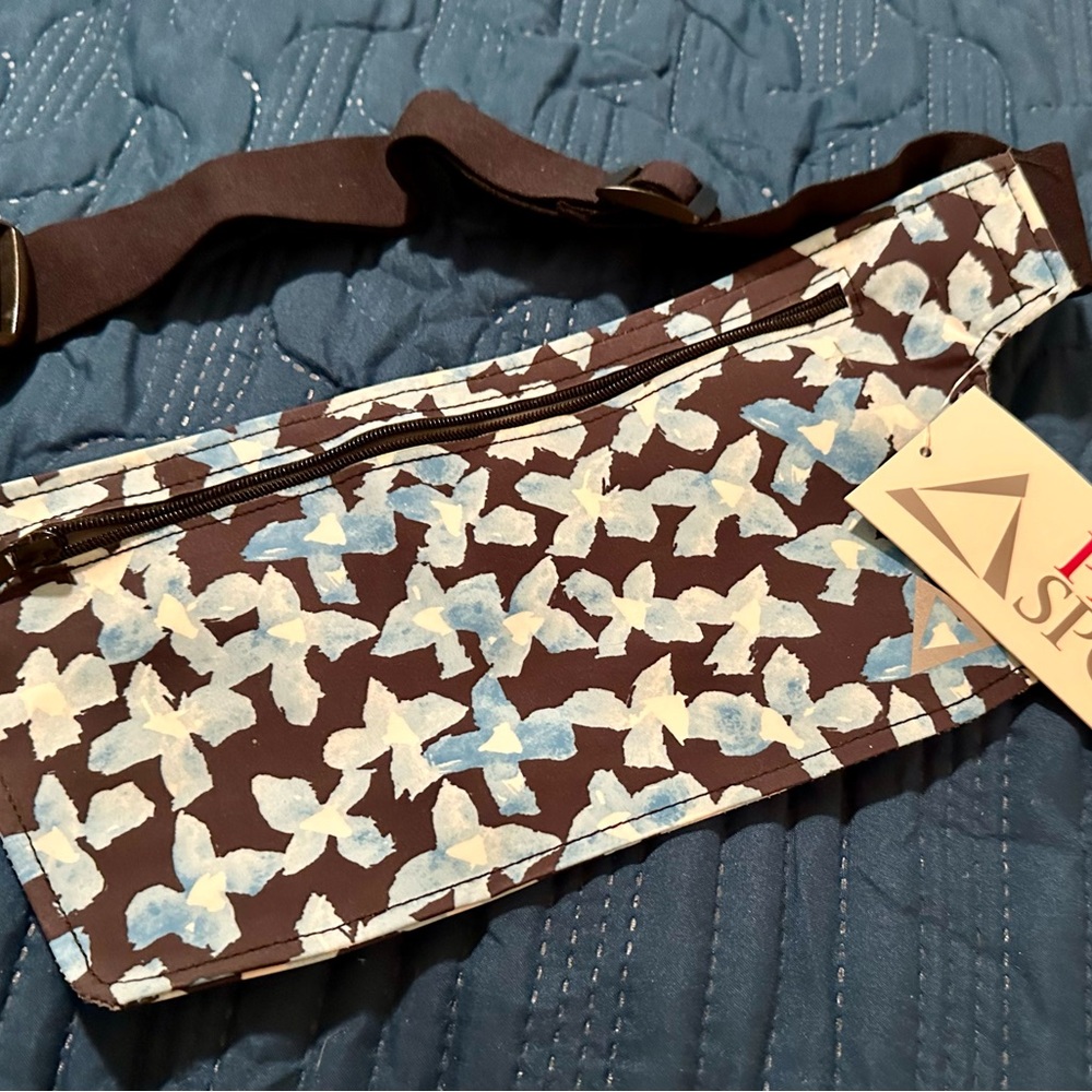 Moisture wicking, eco-friendly waist pack